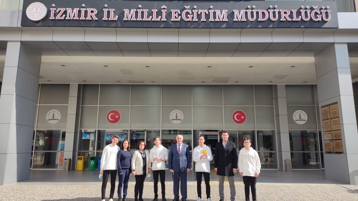 Öğrencilerimizin İl Milli Eğitim Müdürümüz Dr. Murat Mücahit Yentür'ü Ziyareti