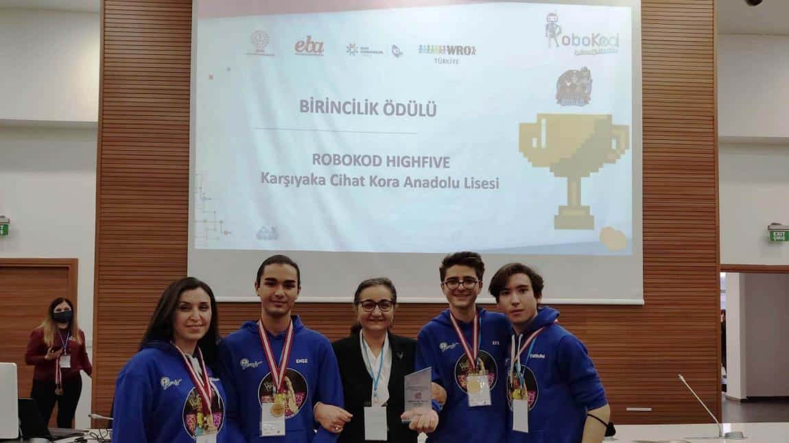 Robotik ve Kodlama Takımımız RoboKod HighFive WRO İzmir Turnuvalarında Şampiyon Oldu!