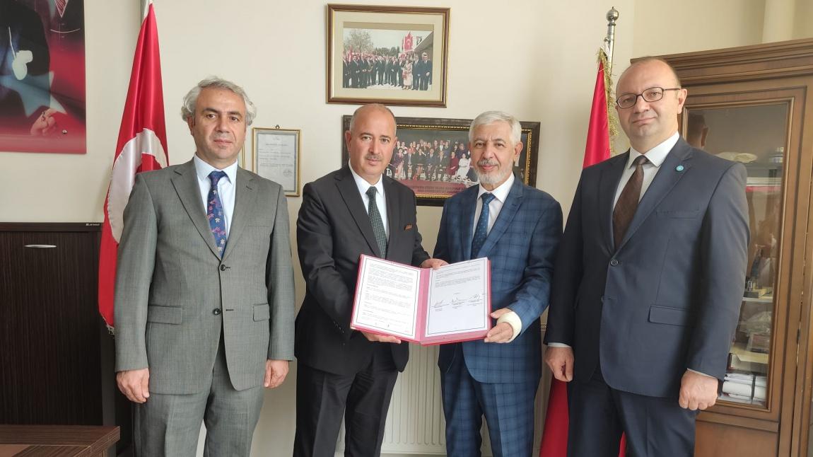 Okulumuz ve Bakırçay Üniversitesi Arasında “Sosyal ve Bilimsel İşbirliği” Protokolü İmzalandı